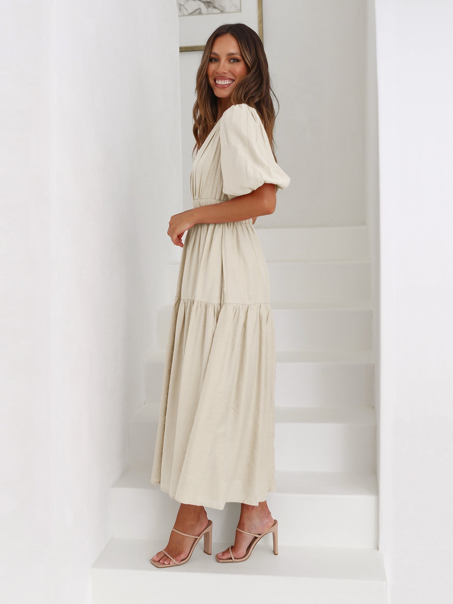 Lucia™ - Kleid mit Puffärmeln und V-Ausschnitt