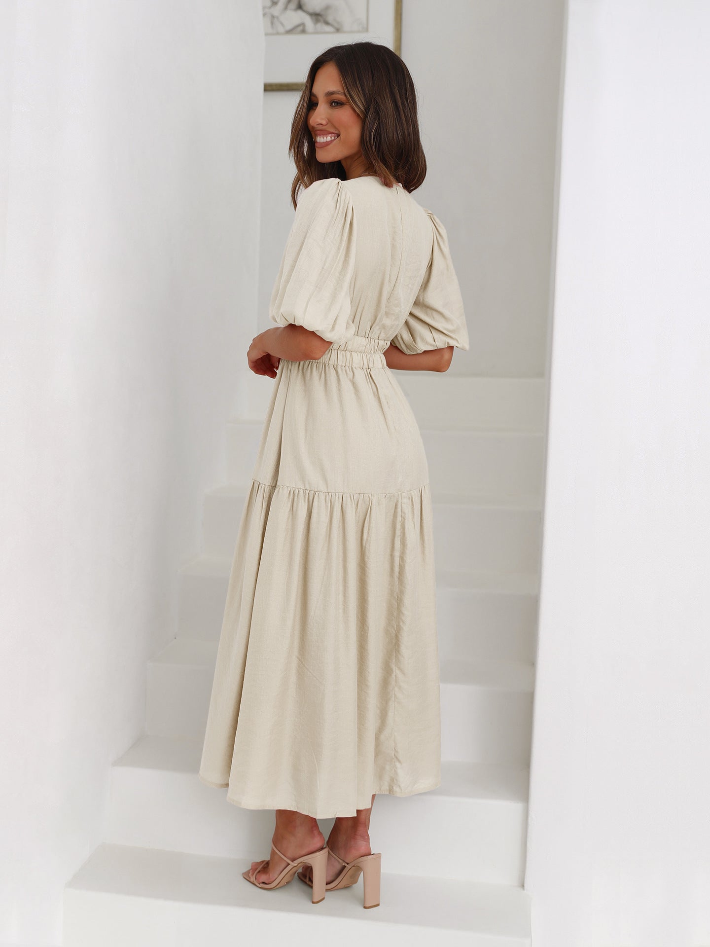 Lucia™ - Kleid mit Puffärmeln und V-Ausschnitt