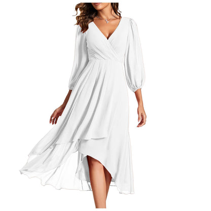 Mia™ – Elegantes Kleid mit V-Ausschnitt und asymmetrischem Saum