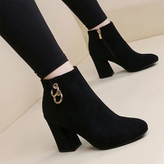 Olivia™ - Retro Plüsch Stiefeletten